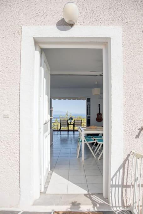 Karantou Villa Tiros Luaran gambar