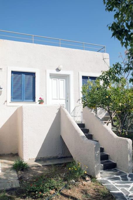 Karantou Villa Tiros Luaran gambar