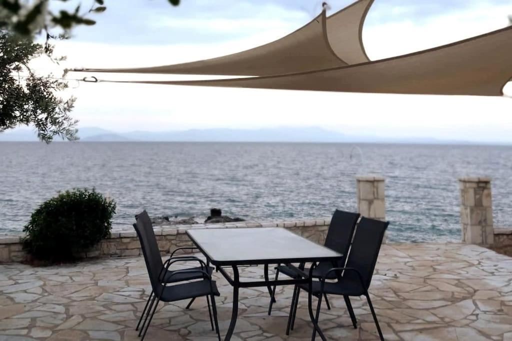 Karantou Villa Tiros Luaran gambar
