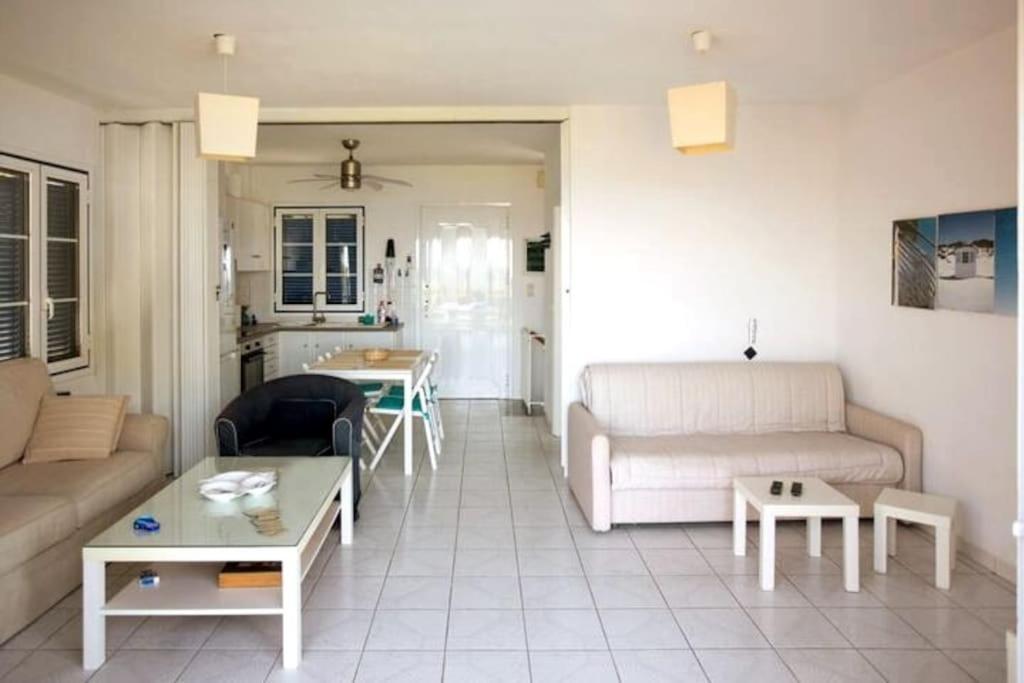 Karantou Villa Tiros Luaran gambar