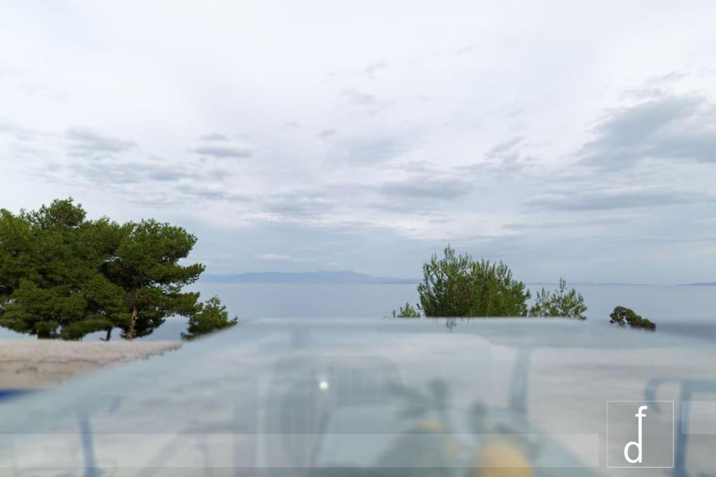 Karantou Villa Tiros Luaran gambar