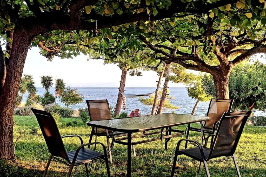 Karantou Villa Tiros Luaran gambar