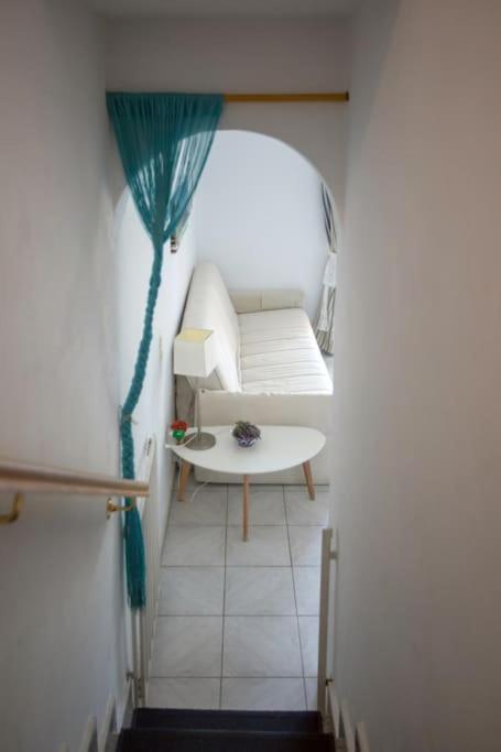 Karantou Villa Tiros Luaran gambar