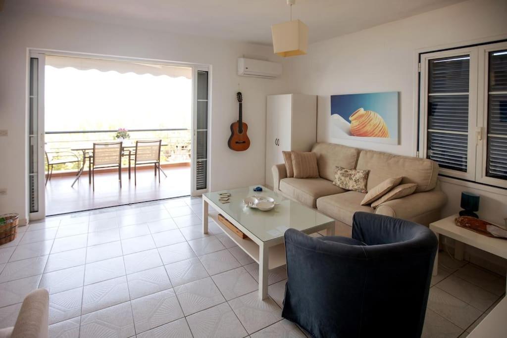 Karantou Villa Tiros Luaran gambar